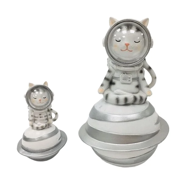 Ins wind astronaut ornaments desk mini cute decorations healing creative astronaut car furnishings