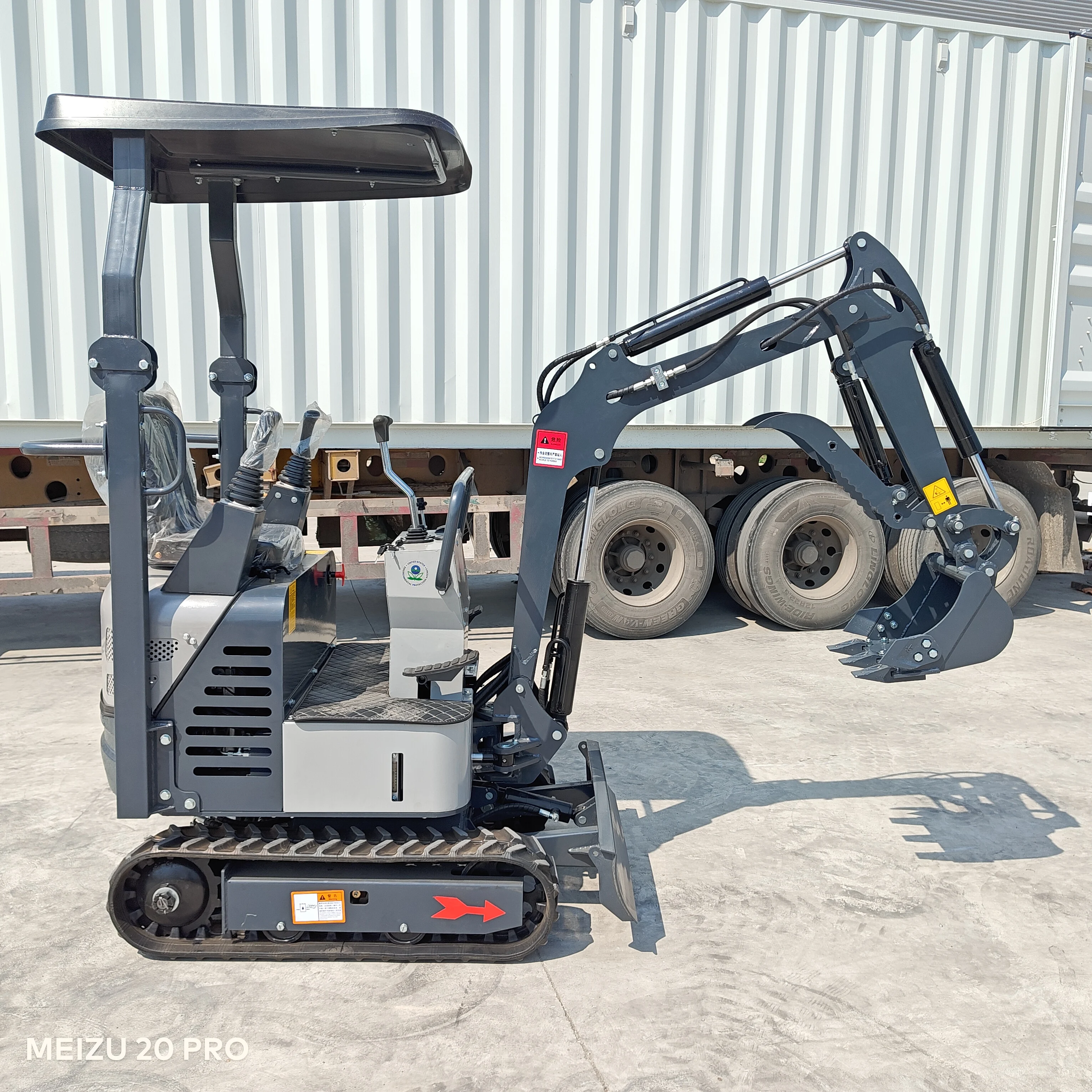 Hydraulic 0.8 Ton 1 Mini Excavator With Cheap Prices for Sale 1.8