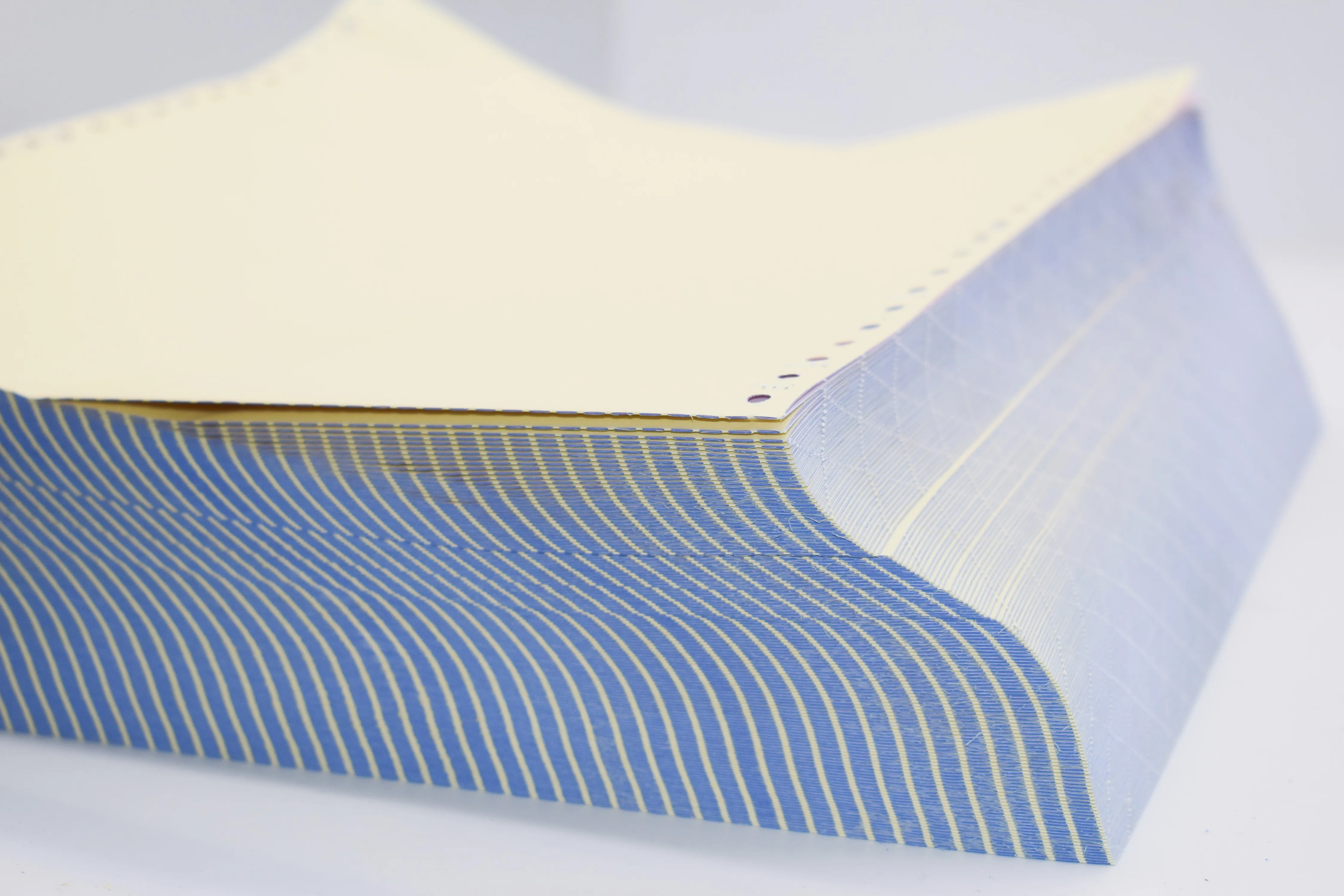 Factory Price OEM Ncr Computer Paper Ream Paper carbonless computer continuous printing paper for bank office