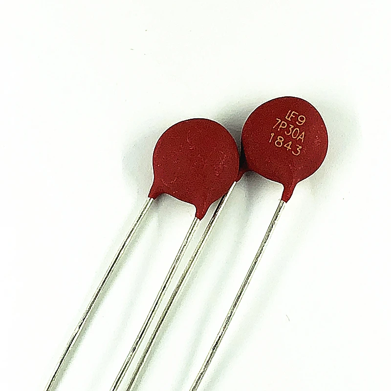 Варистор V07P30AUTO V07P30 7P30A 30 в 1kA 1350pF диаметр 7 мм