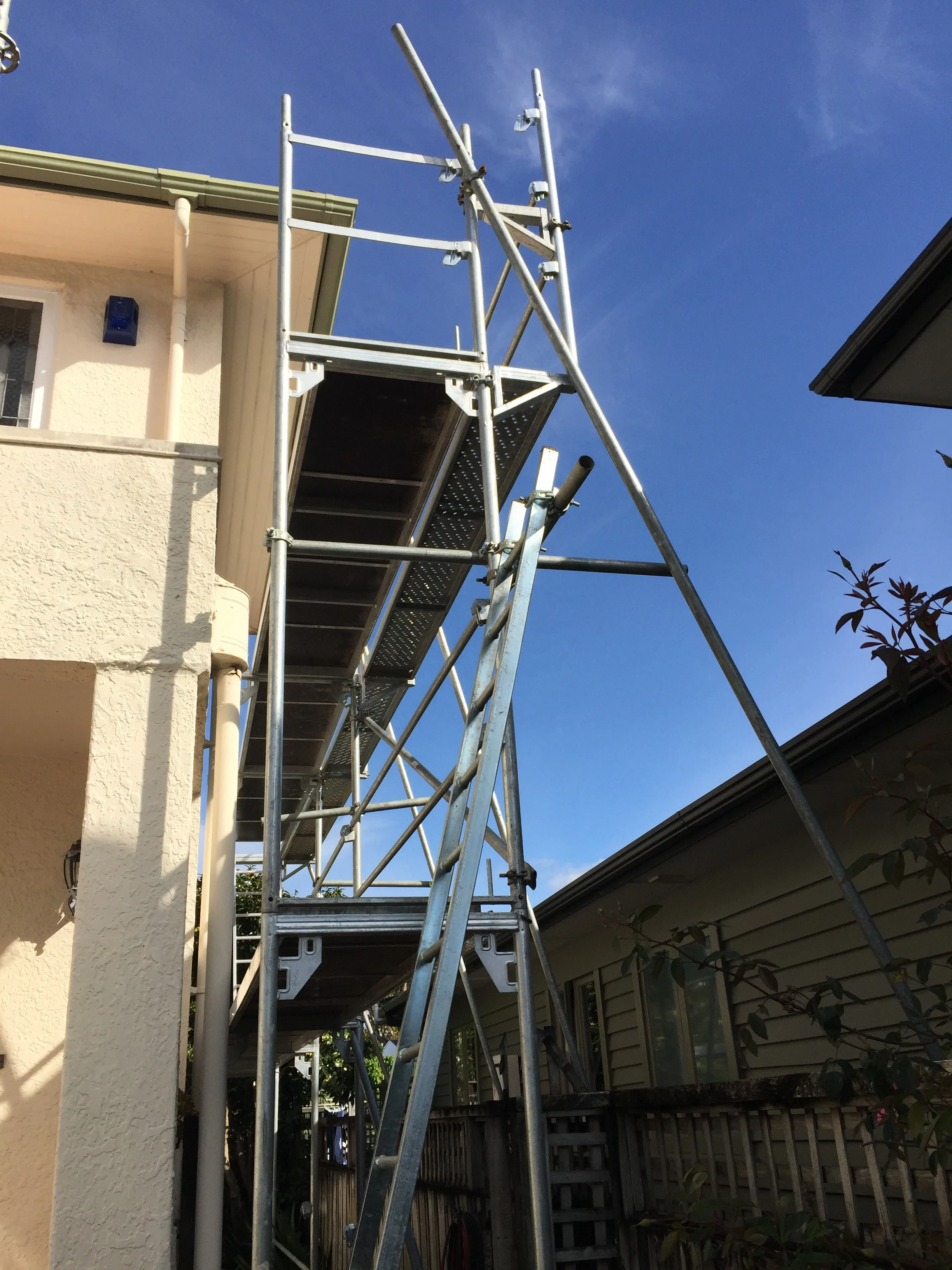 Galvanized Steel  European Layher Facade Scaffolding System With Easy Installation