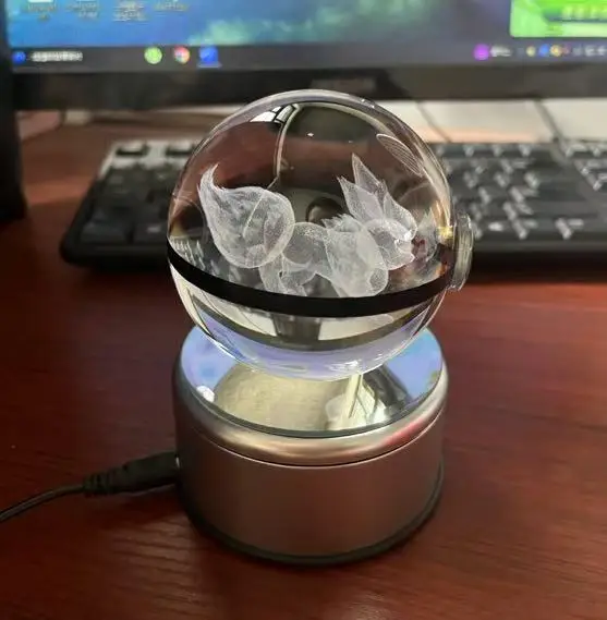 DT-B004 Wholesale 80mm New Design 3D Crystal Pokemon Trainer Poke Ball with Pikachu Bulbasaur Action Figure Pokemon Ball