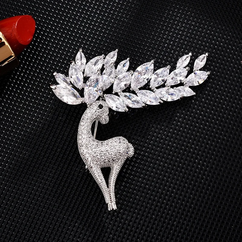 Wholesale womens deer CZ zirconia 18k gold plated brass decorative safe brooches christmas jewelry