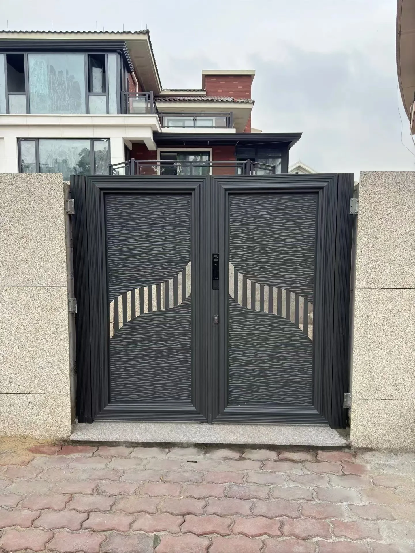 Grand Solem 3D Model Metal Security Fence Chinese Courtyard Style Wood Steel Panels Gardens Farms Sports Pressure Trellis Gates