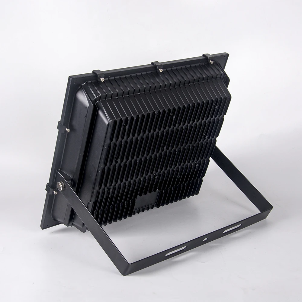 Hot Sell Remote Control IP66 Outdoor 25W 40W 60W 100W 150W 200W 300W Solar SMD LED Flood Light with 2 Years Warranty