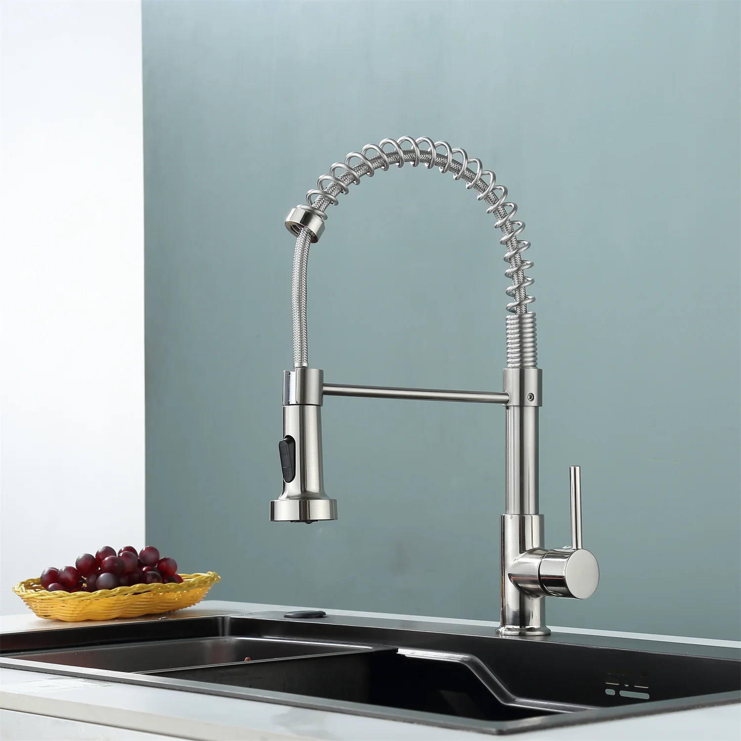 LULUMOM Modern Single Kitchen Sink Faucet Pull Sprayer Wire Drawing Spring Bracket Zinc Copper Deck Mounted Single Cold Water