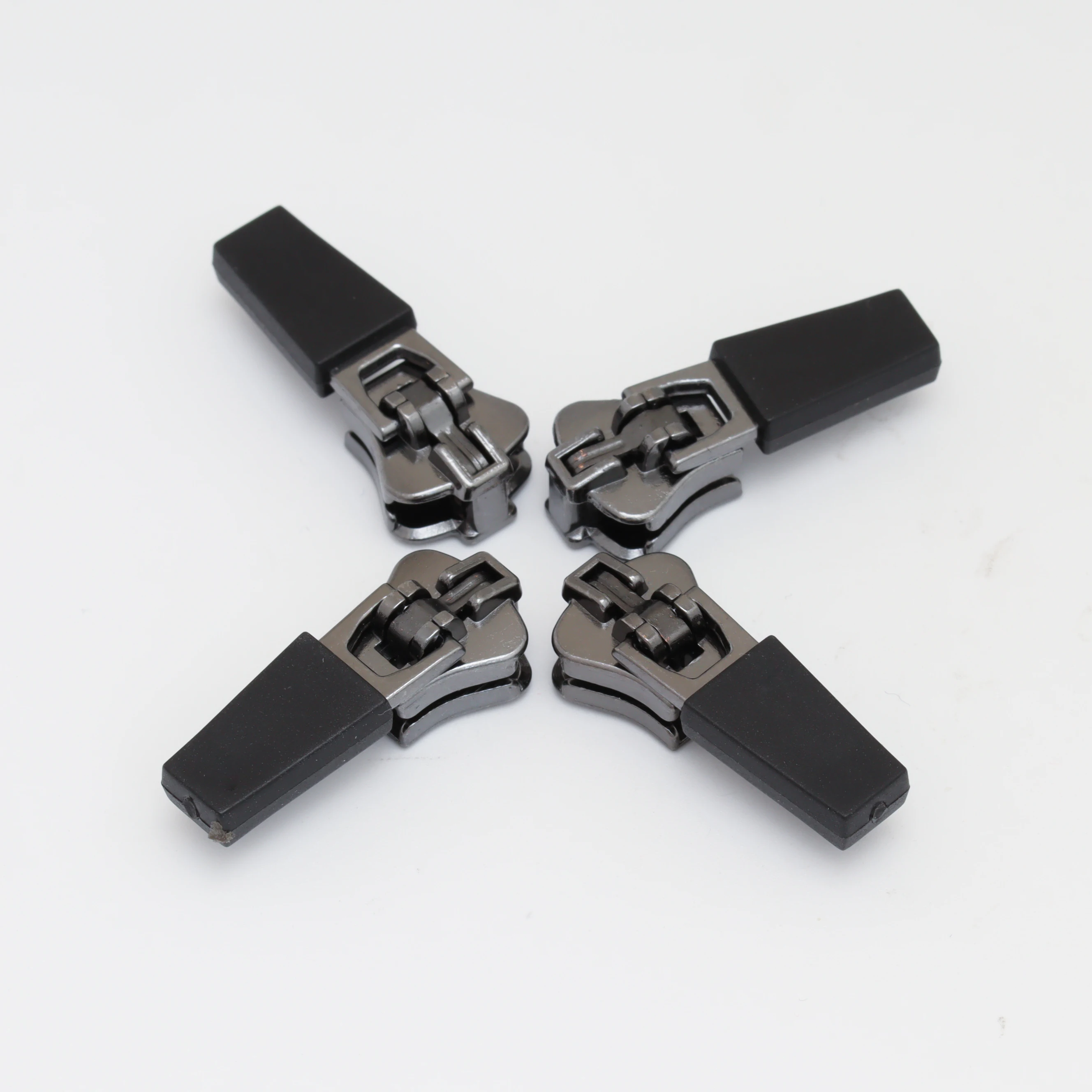 Hot sales plastic Slider Zipper 5YG Zipper Head  Pvc zip pull Zipper pull head