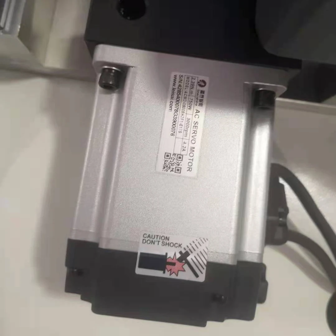 Automatic labeling machine side surfaces self adhesive labels round flat square bottle tuna cans essential oil perfume