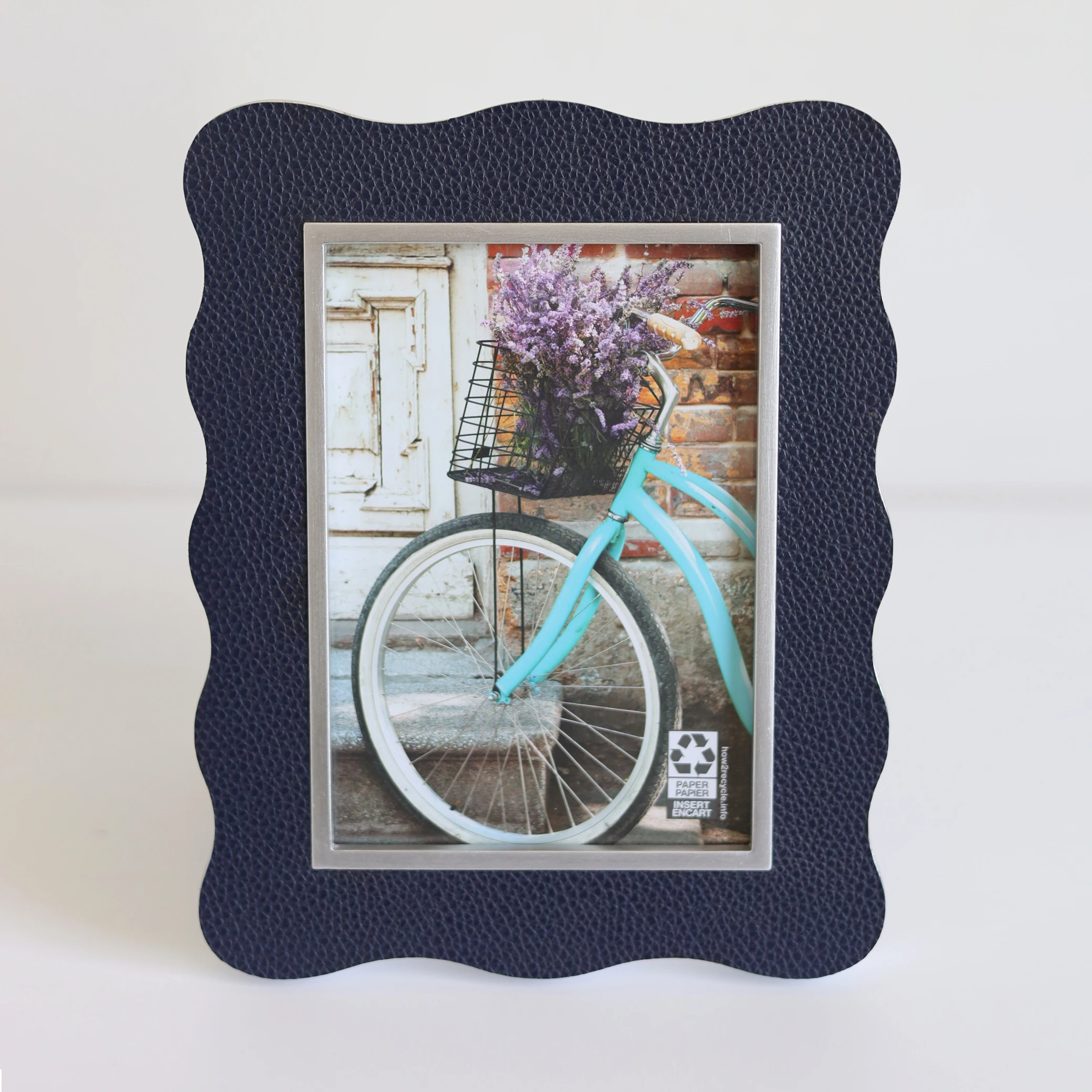 Custom OEM ODM Irregular Wavy Squiggle Organic Shape Scalloped Photo Frame Scallop Shaped Faux Leather Textured Picture Frames