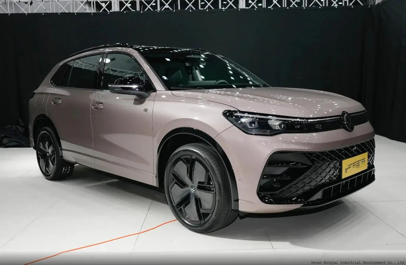 Tiguan L внедорожник с 2 0 т 186 л.с. 2791 мм Колесная база 5-дверный 5/7 бензиновый автомобиль