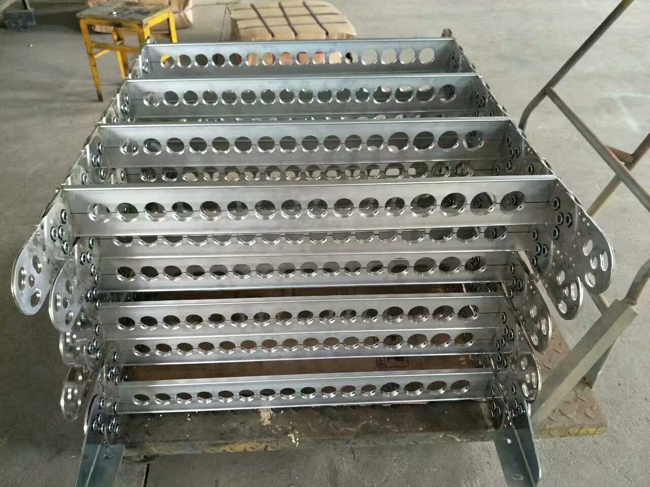 Flexible factory direct supply cable drag chain protective tracks steel cable carrier drag chain for machine