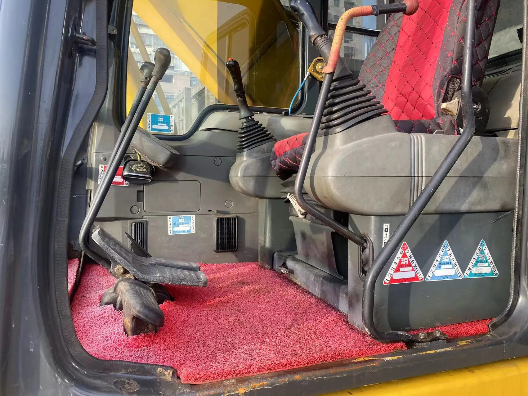 Komatsu PC200 crawler excavator hot sales cheap price komatsu pc200-8 excavator 20 ton excavator