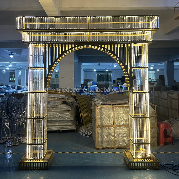 Wholesale Luxury Golden Metal Flower Gate Backdrop For Wedding Outdoor Decoration Metal Frame Stand