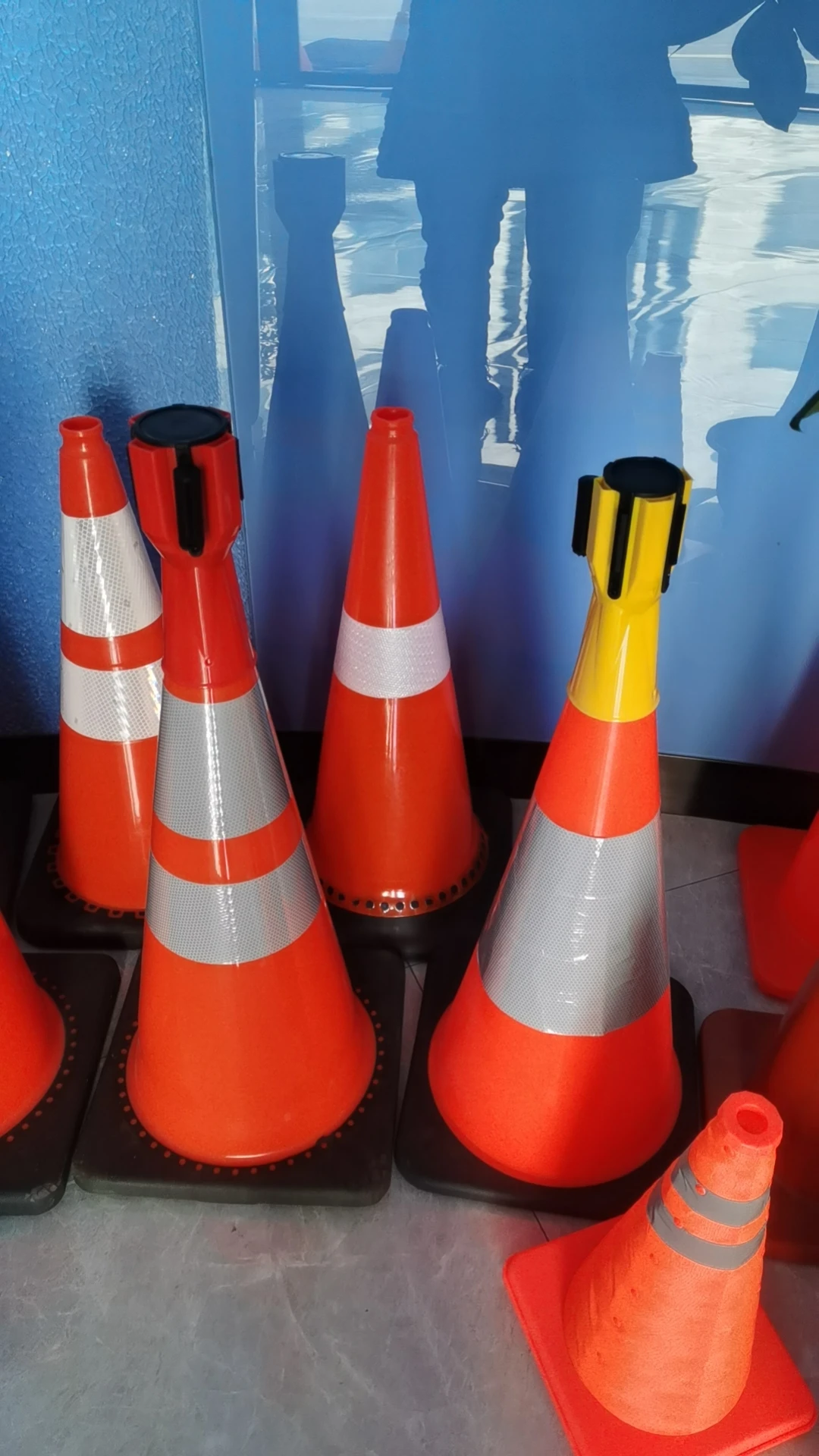 Strong crowd control 2m 3m 5m wall mounted webbing magnetic retractable belt barrier stanchion