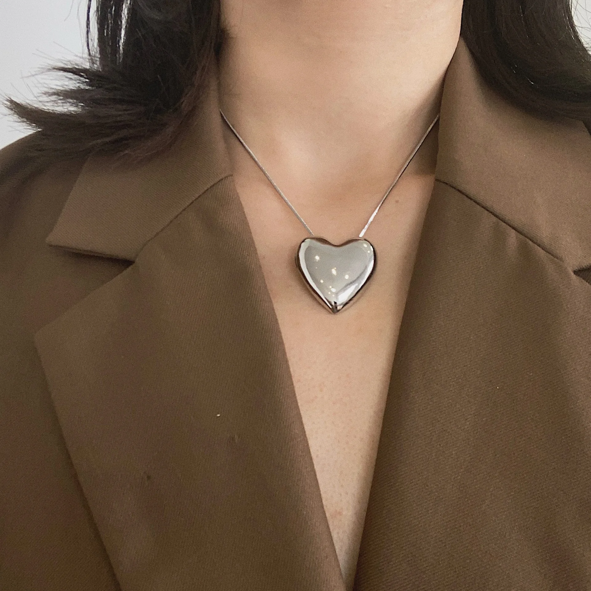 New Trendy Silver Plated Hearts Shape Stainless Steel Fashionable Simple Whale Non-fading big love Necklace