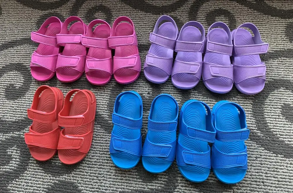 Модные дизайнерские сандалии для девочек