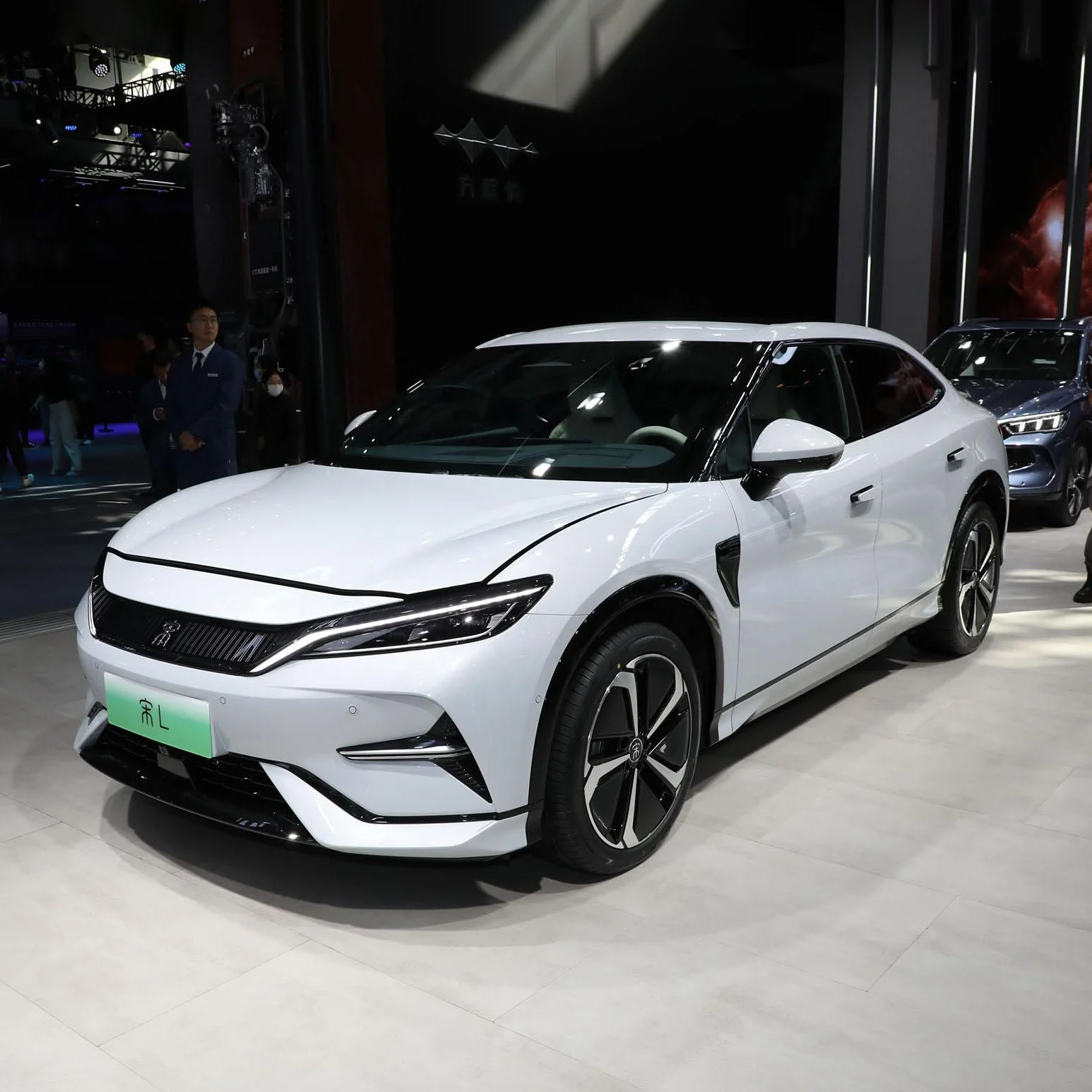 Cheap Price New SUV 662km Smart EV Vehicle 2024 Electric Car BYD Song L