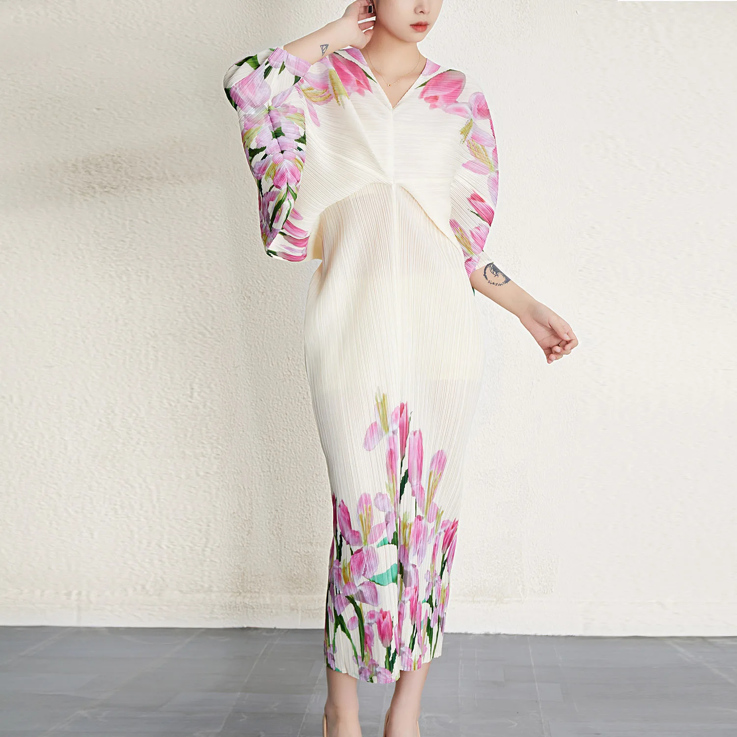 Spring Summer Collection Miyake Pleated Dress Printing Elastic Plus Size Loose Casual Style Bat Sleeves Women Dresses