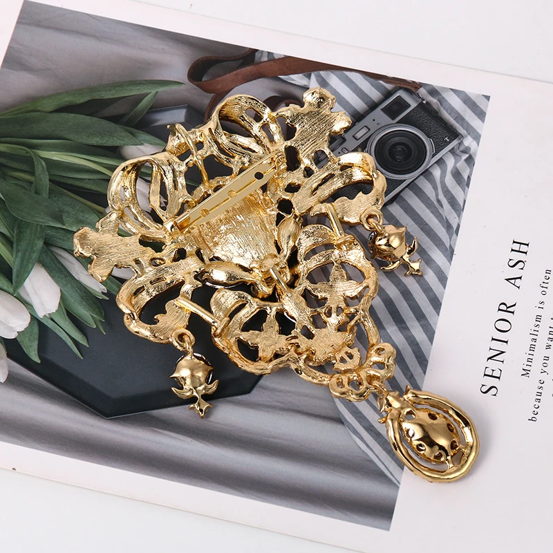 WeimanJewelry Factory Direct Sale Crystal Rhinestone Large Size Teardrop Decor Jewelry Brooches for Wedding