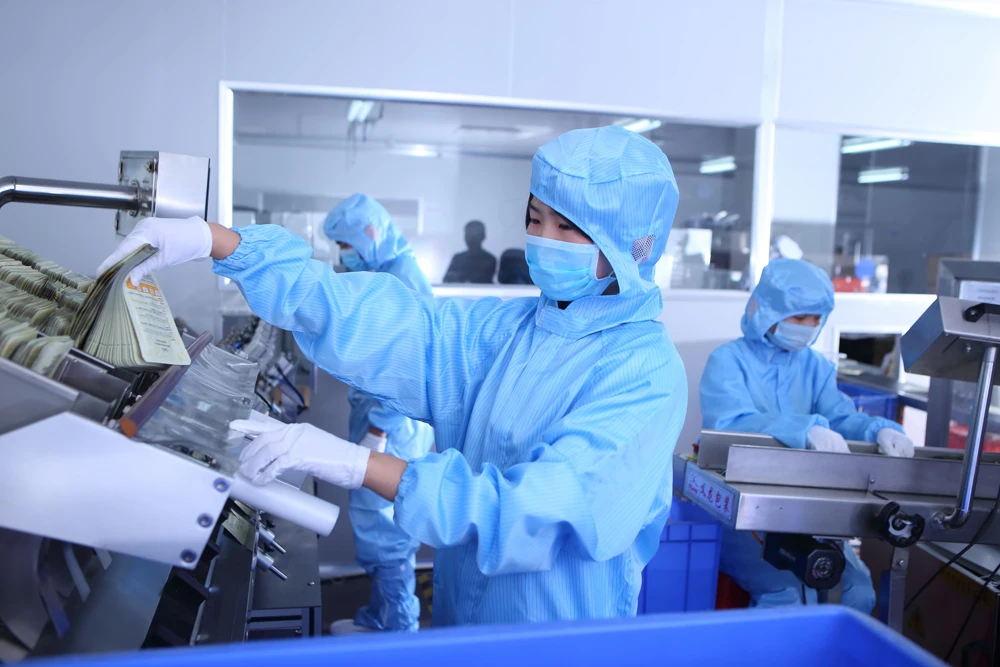 OEM Organic Castor Oil Natural Massage Oil Moisturizing Jamaica Black Castor Oil for hair Eyelashes and Eyebrows private label