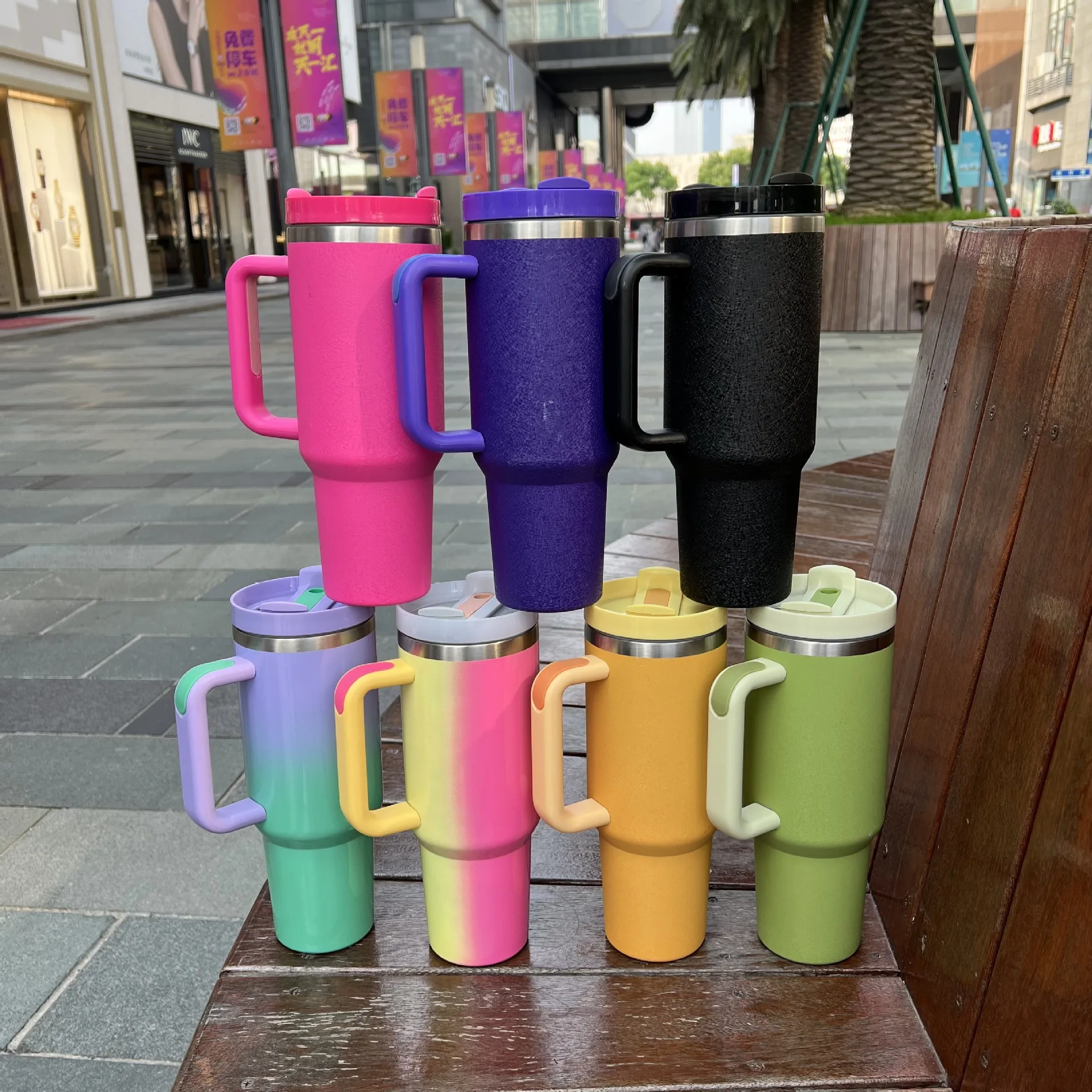 40oz ice mug second-generation stainless steel car handle beer to keep hot and cold spot.