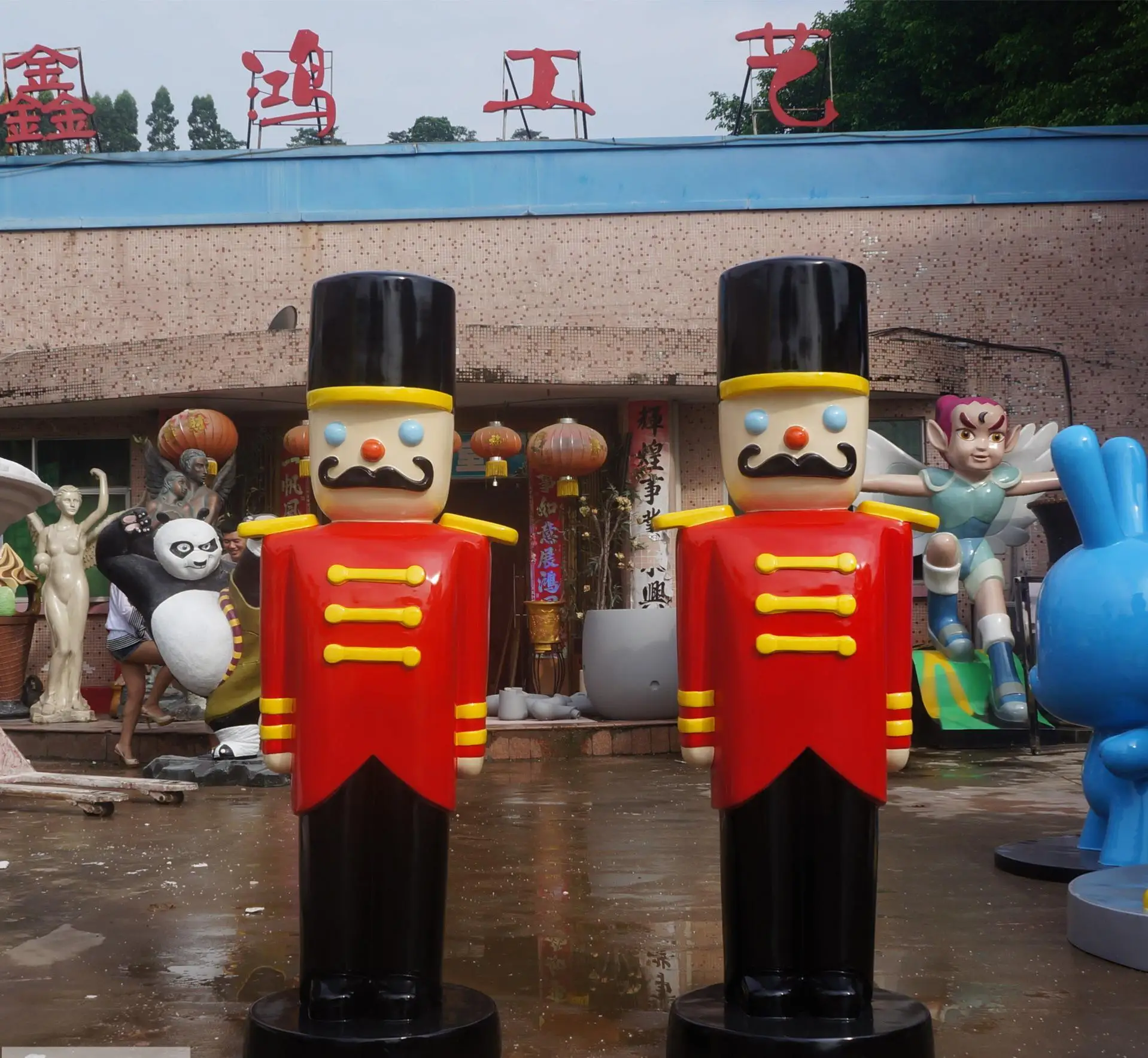 Custom Window Display Life Size Red Fiberglass Cracker Soldier Statue