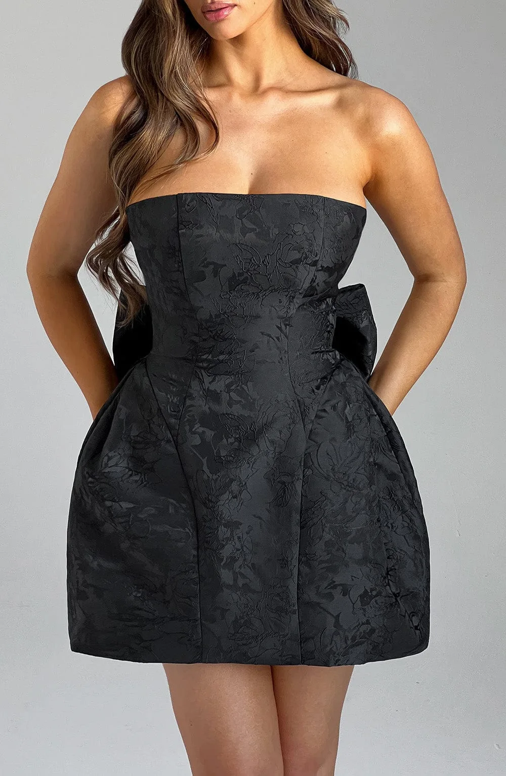 2024 High Quality Summer New Short Skirt Casual Sexy Fashionable Jacquard Strapless Bow Short Dress For Women