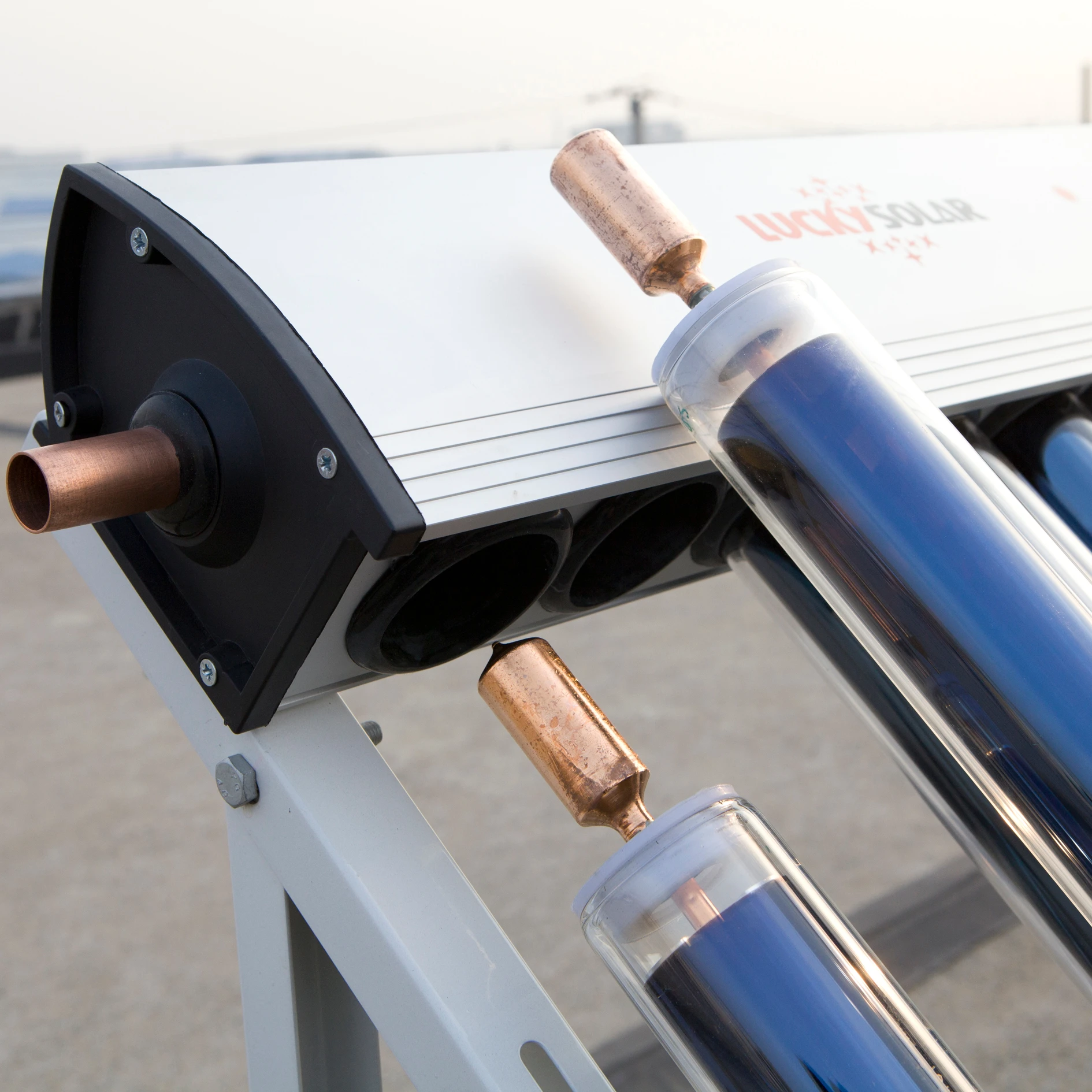 Солнечный водонагреватель из Таиланда герметичный подшипник тепловой трубный коллектор с резервуаром для воды