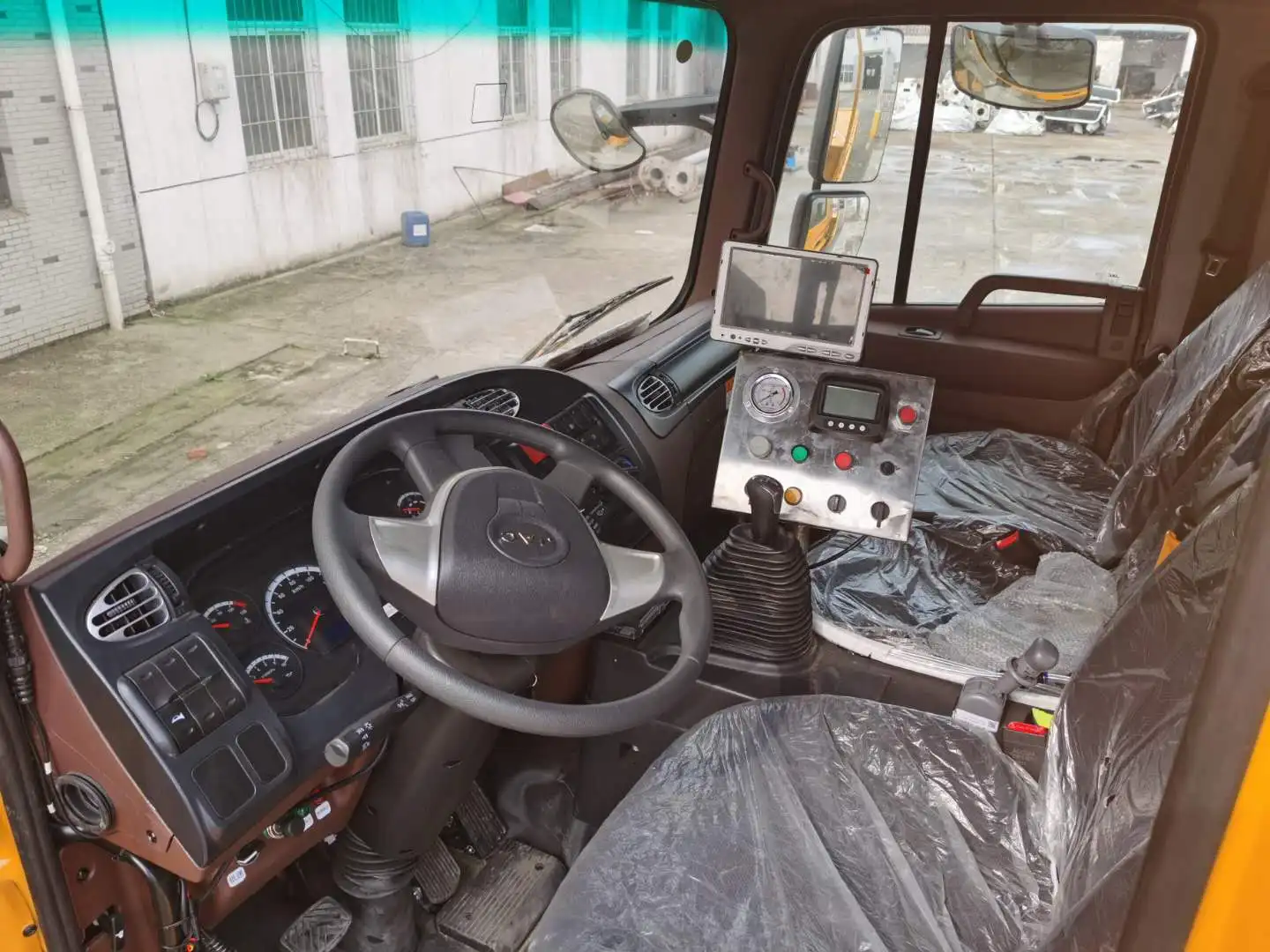 Ultra High Pressure Water Blasting Road Marking Remove Runway Rubber Glue Removal for