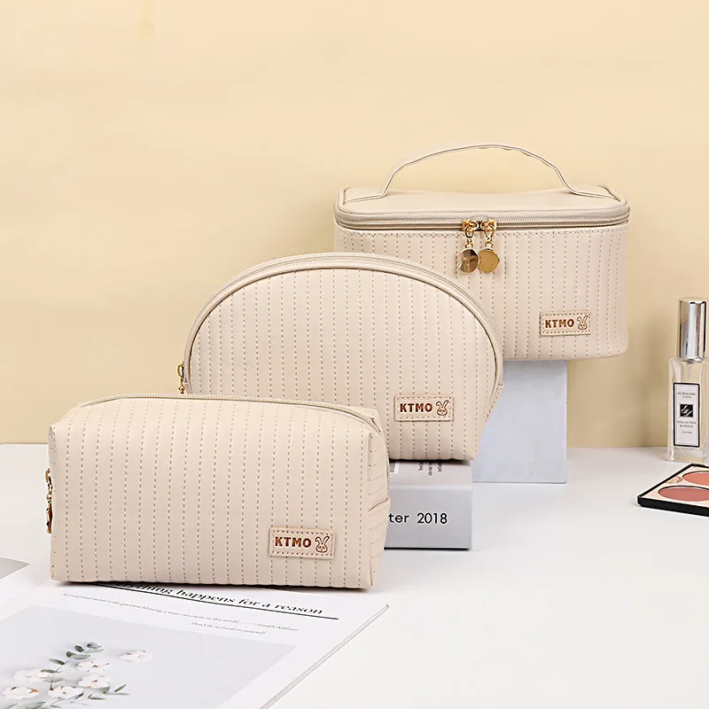 Best Sales Polyester Makeup Bag Artist Unique Cloth Pillow Toiletry Luxury Makeup Brush Zip Bag Trendy Cosmetic Bags