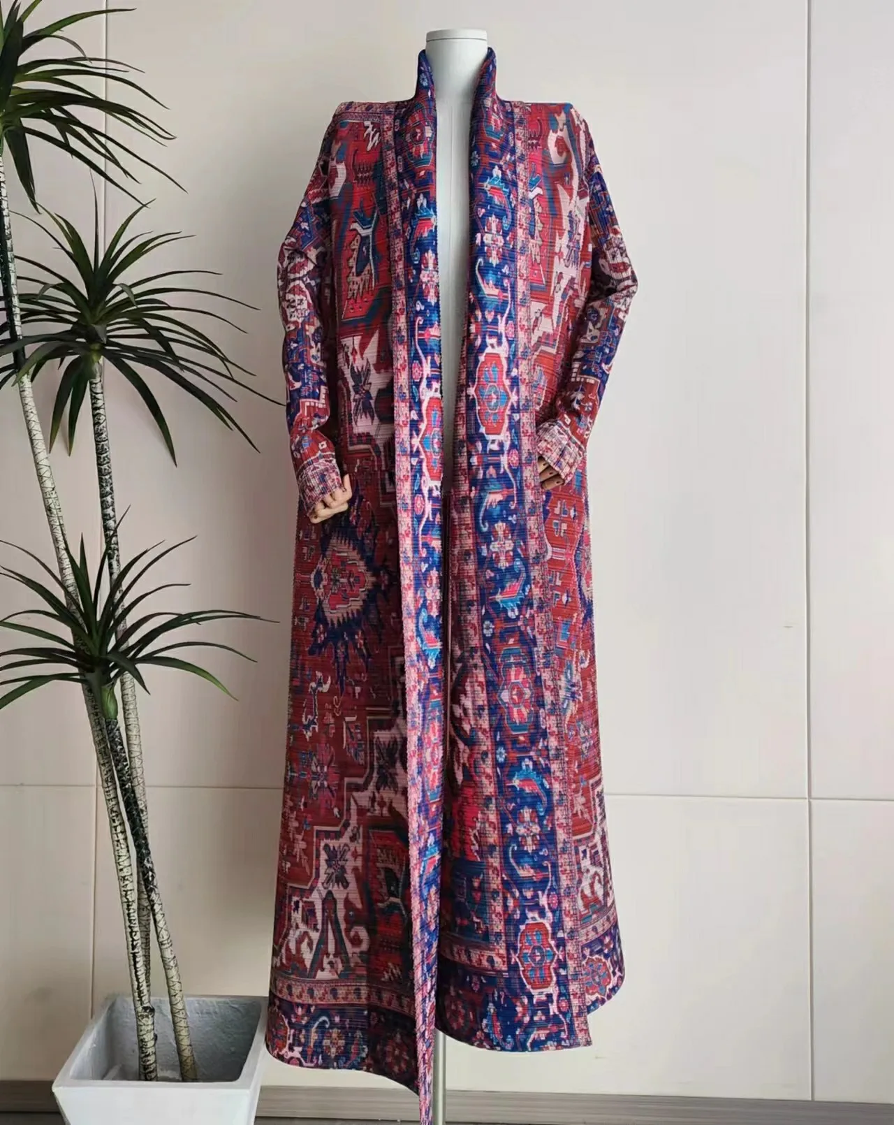 2024 Fashion pleated cardigan long-sleeved coat printed robe