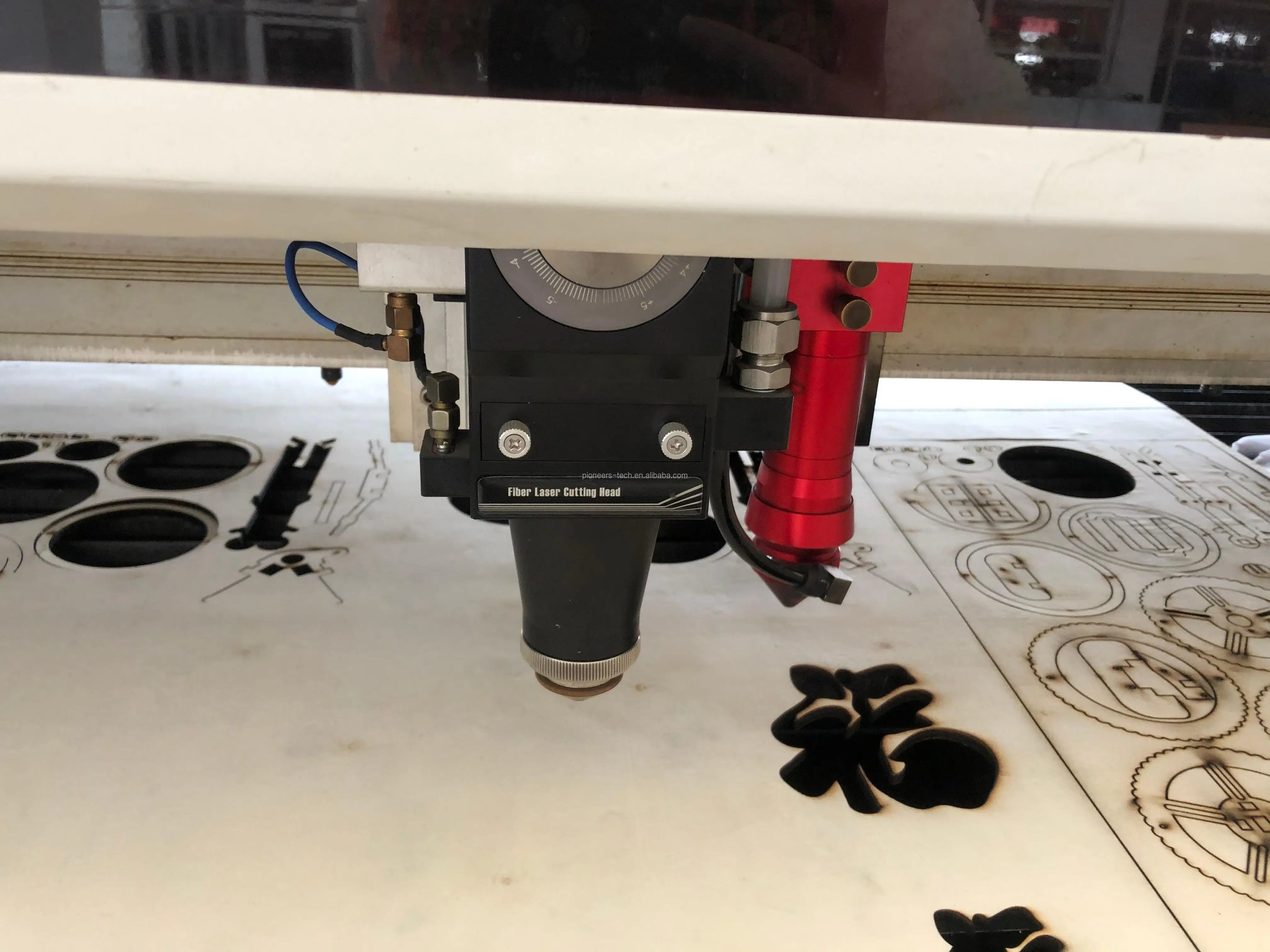 Big discount  small fiber laser cutting machine cut wood and carbon steel sheet   Metal And Nonmetal Acrylic Fiber Laser Cutter