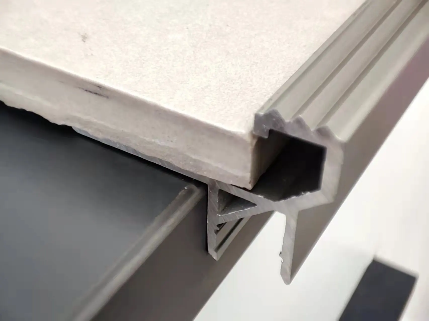 Beautrim Anti Slip Stair Nosing Cover Tile Ceramic Edge Trim Protec Decorative LED Stair Nosing