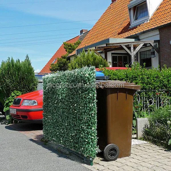 
the decorative artificial fence is the maple 