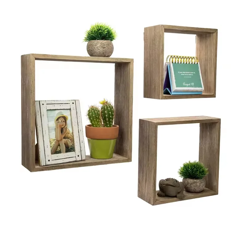 Настенная деревянная книжная полка