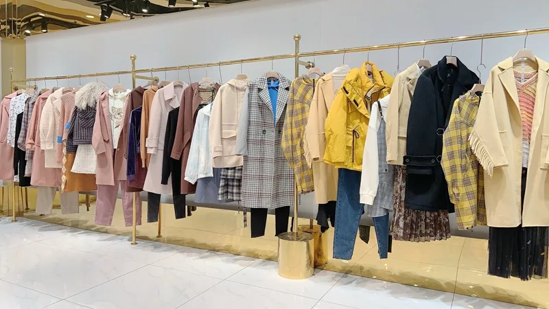 Fashion High Quality Used Women Clothes Discount Down Jackets Wholesale Clearance