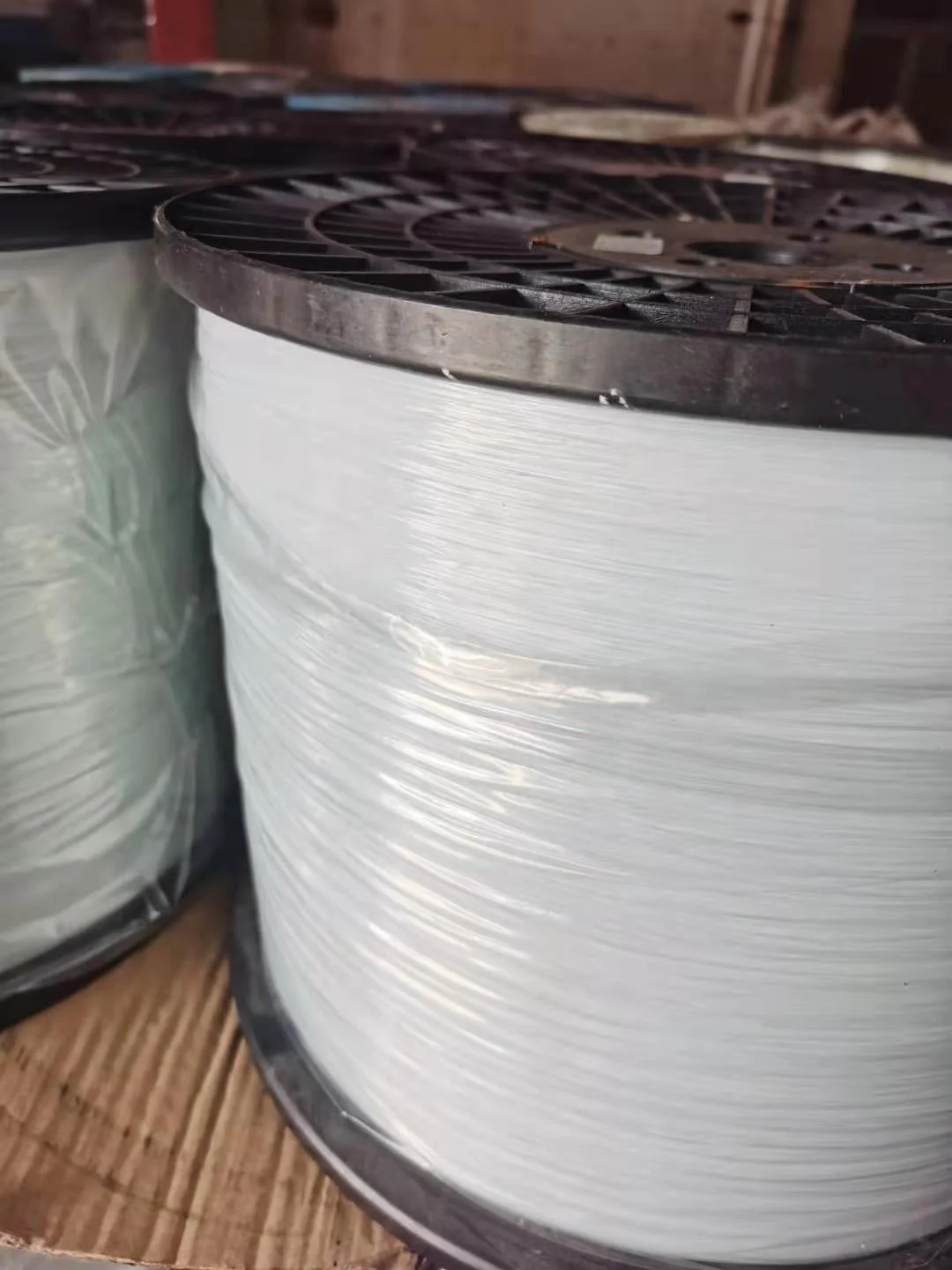  0.68mm 0.50mm 0.78mm 1.05mm filament polyester PET monofilament yarn used for zipper teeth China