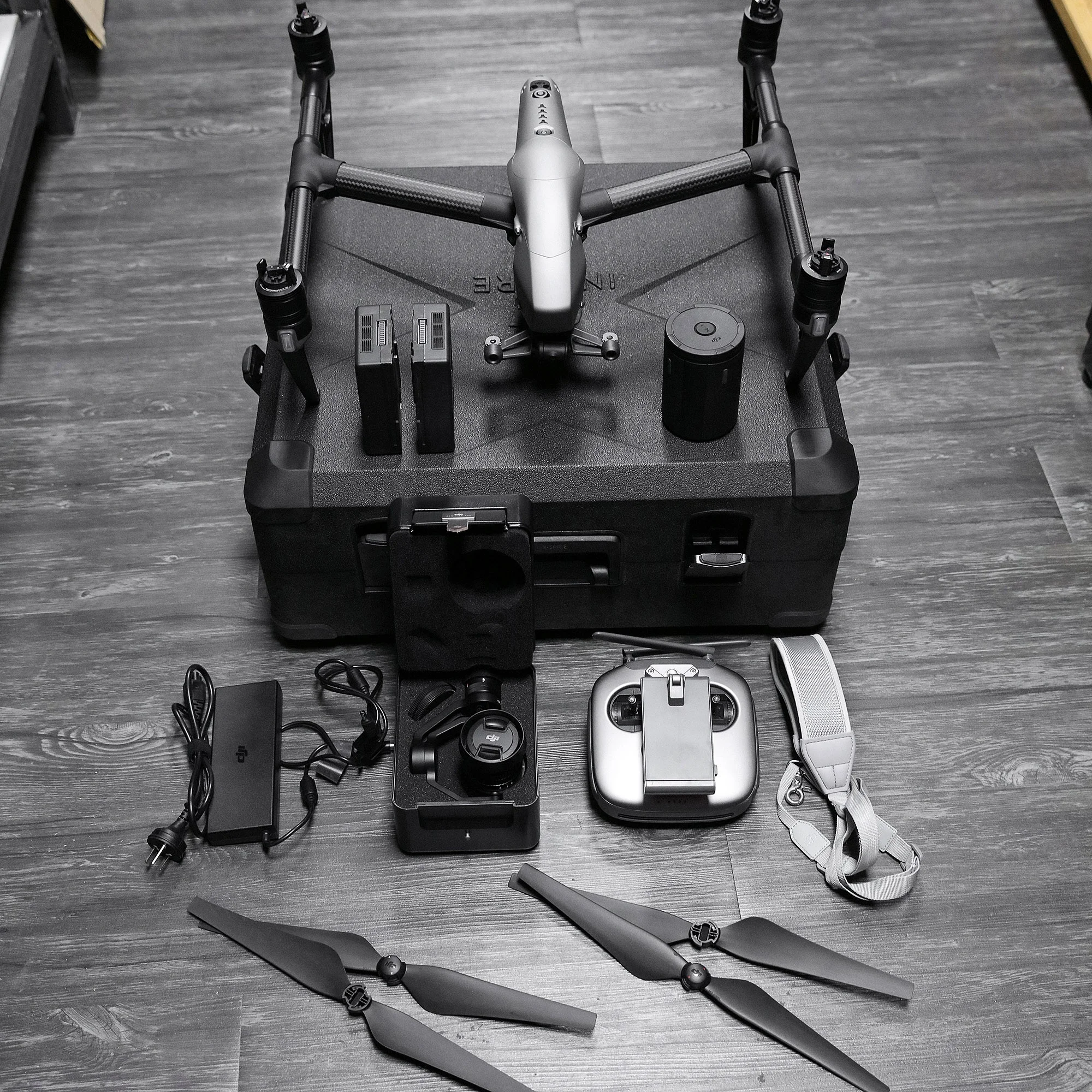 Новый и оригинальный DJI INSPIRE 2 игрушка с дистанционным управлением Дрон с камерой с Zenmuse X5S 4K и 5,2 K видео 20.8MP фото 15 мм объектив