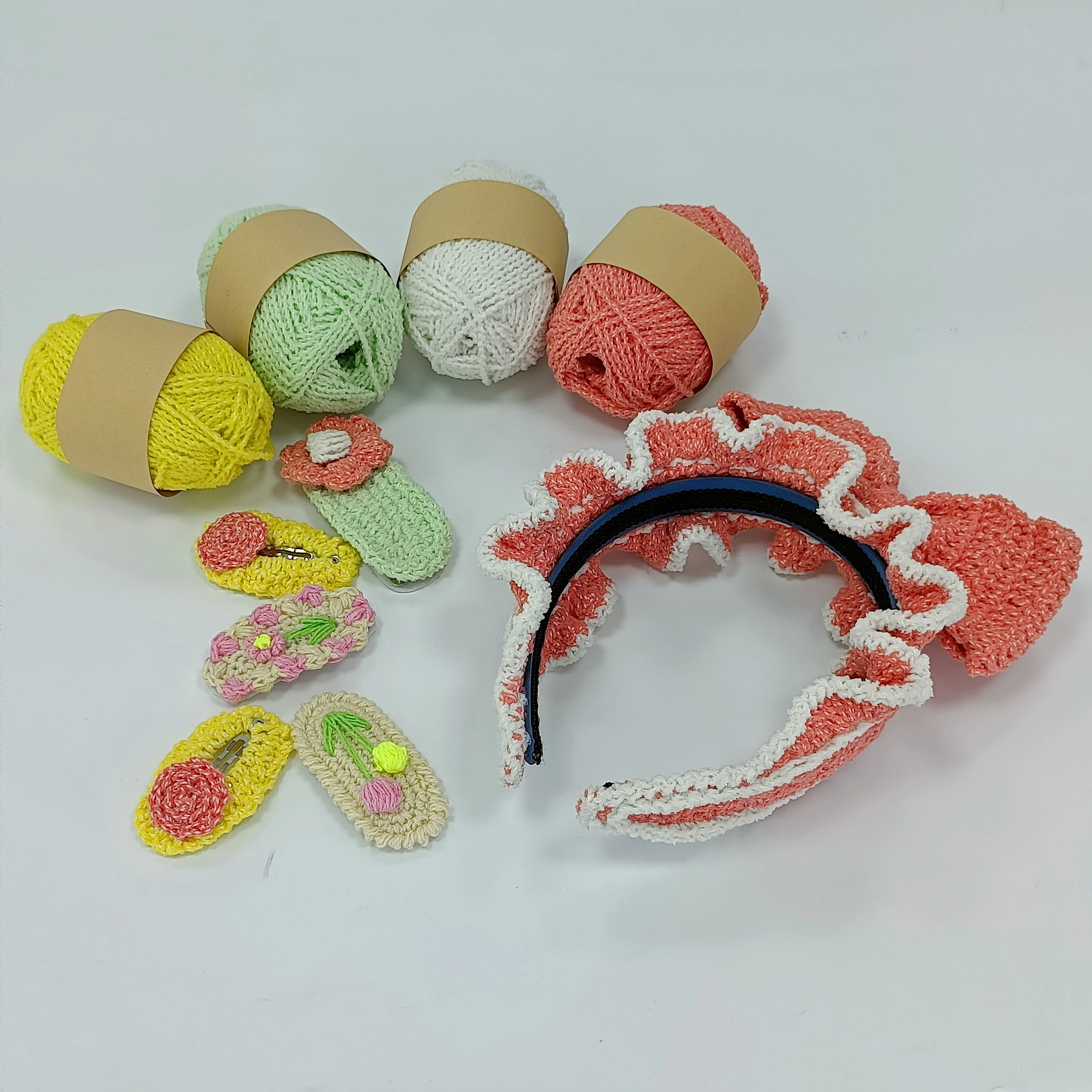 Glow in the dark crafts crochet yarn luminous chenille hand woven crochet yarn for crochet pattern amigurumi christmas reindeer