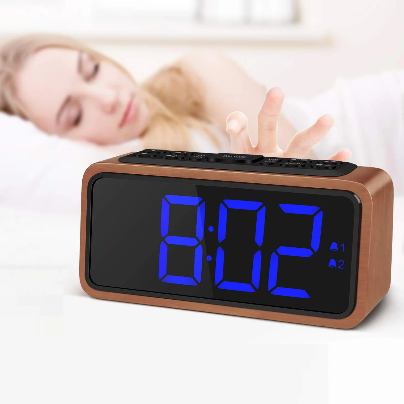 Dual-Alarm Snooze Large LED Display 12hr 24hr Format FM Radio Digital Alarm Clock for Bedroom