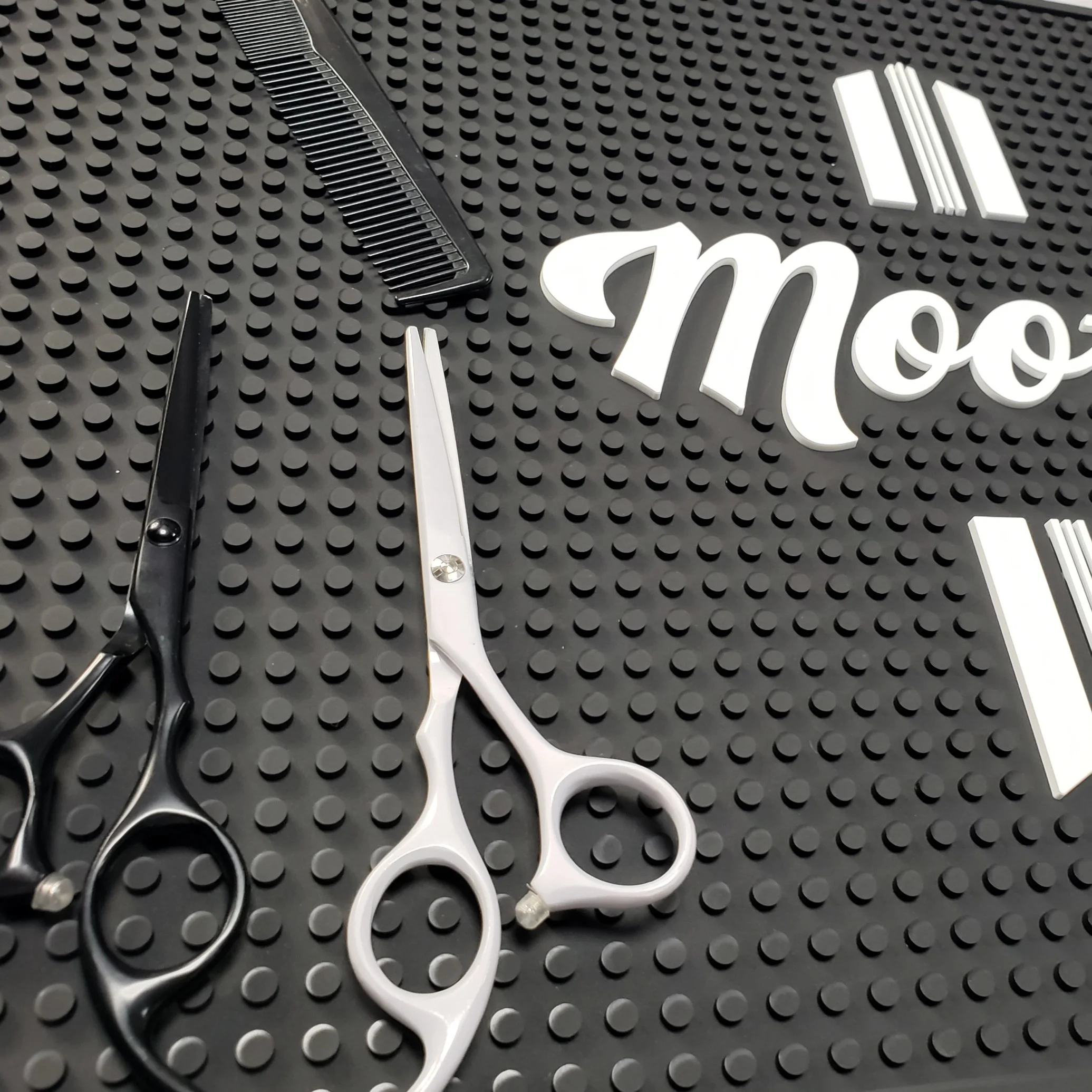 High Quality Silicone Heat-resistant Salon Hair Care Styling Tool Mat Non Slip Barber Magnetic Station Mat