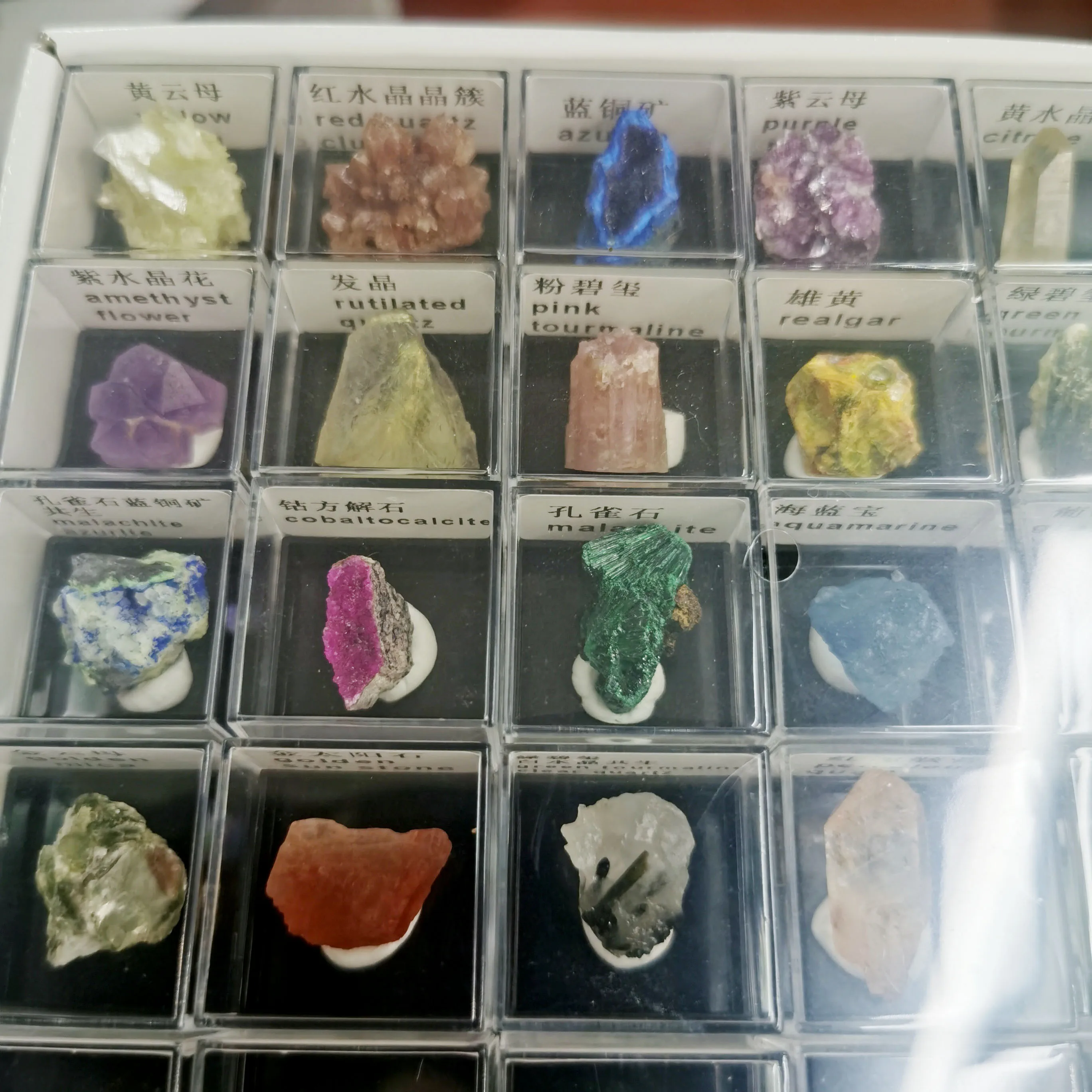 High Quality Natural Rock Stone Healing Raw Rough Mineral Specimen Set Box mineral sample