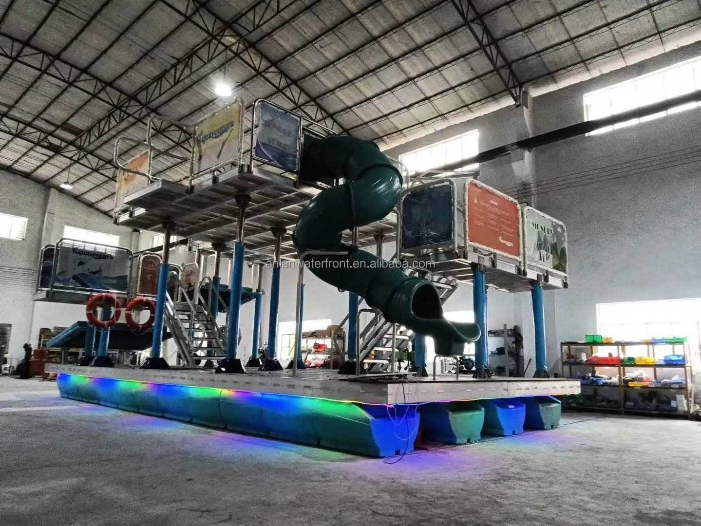 Manufacturer Supply Multifunctional Floating Swimming Platform Water Park Slides