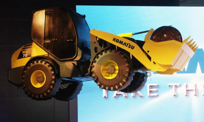 2022 China factory price yellow color radio control inflatable air flying excavator Backhoe Loader object Bionic excavator