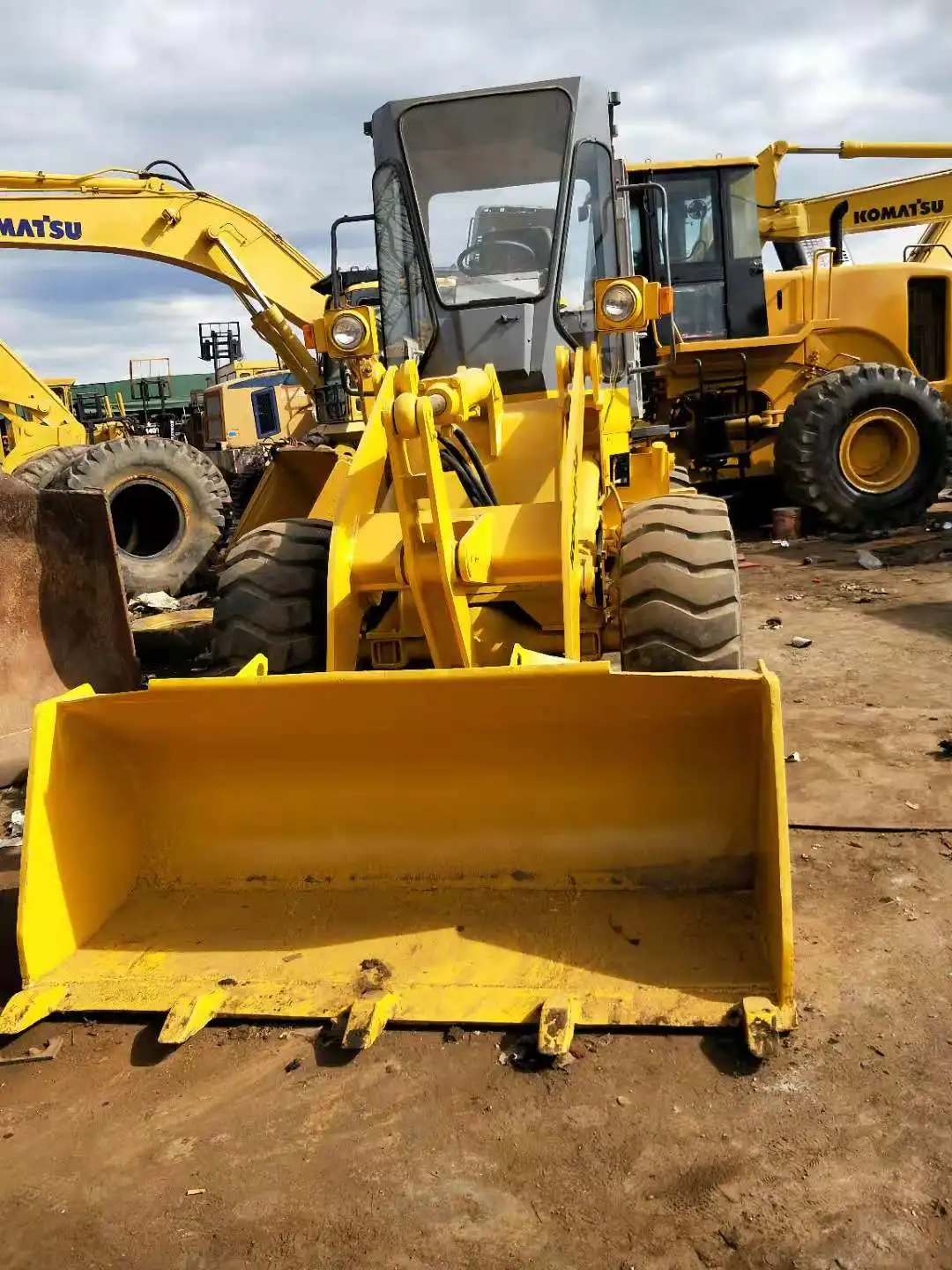 Высококачественные б/у колесные погрузчики komatsu wa100 на продажу