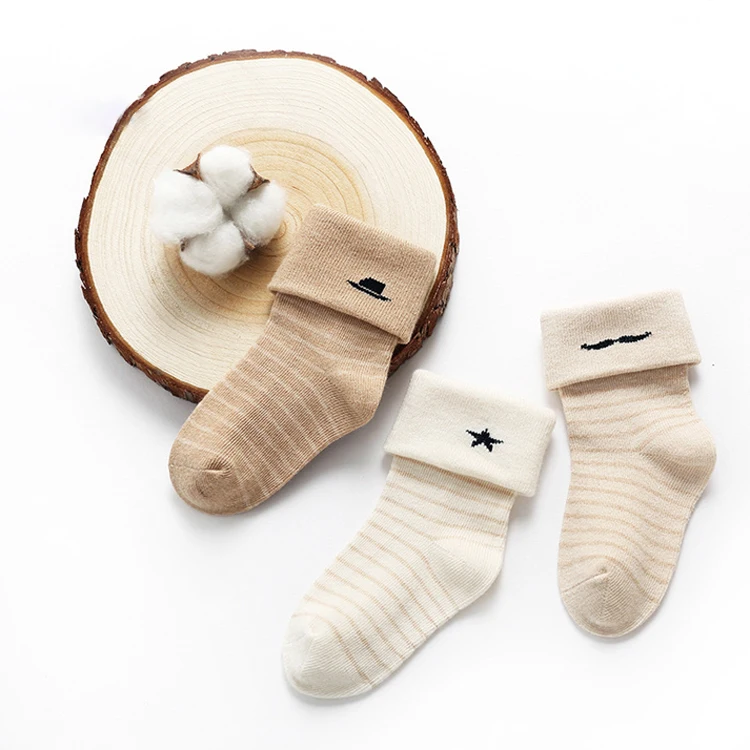 2020 Latest Design Baby Natural Colored Cotton Crew Winters Socks Gift Set