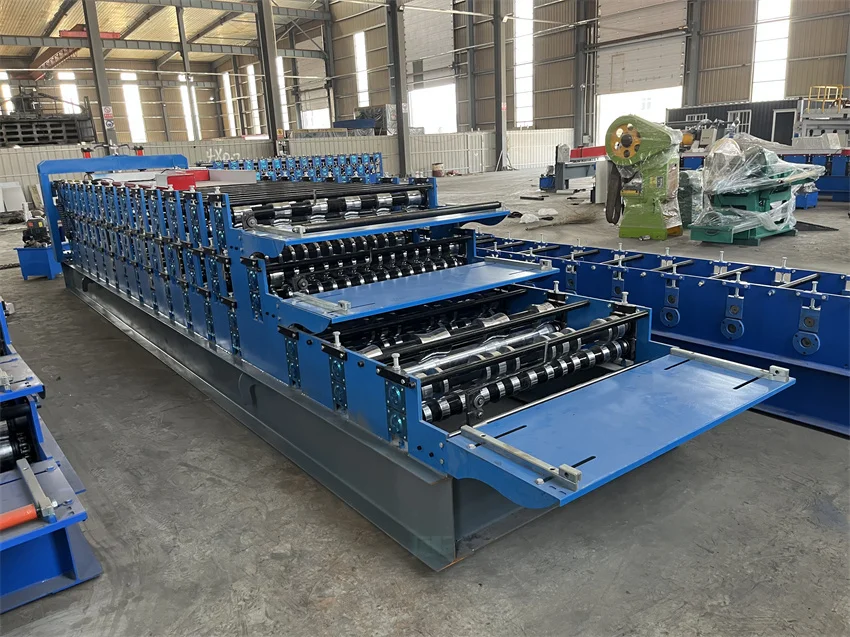 Three-layer tile roofing sheet making machine/corrugated iron sheet making machines/maquina de calaminas