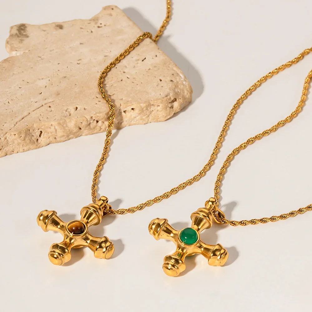 Ожерелье из натурального камня с крестом 18K