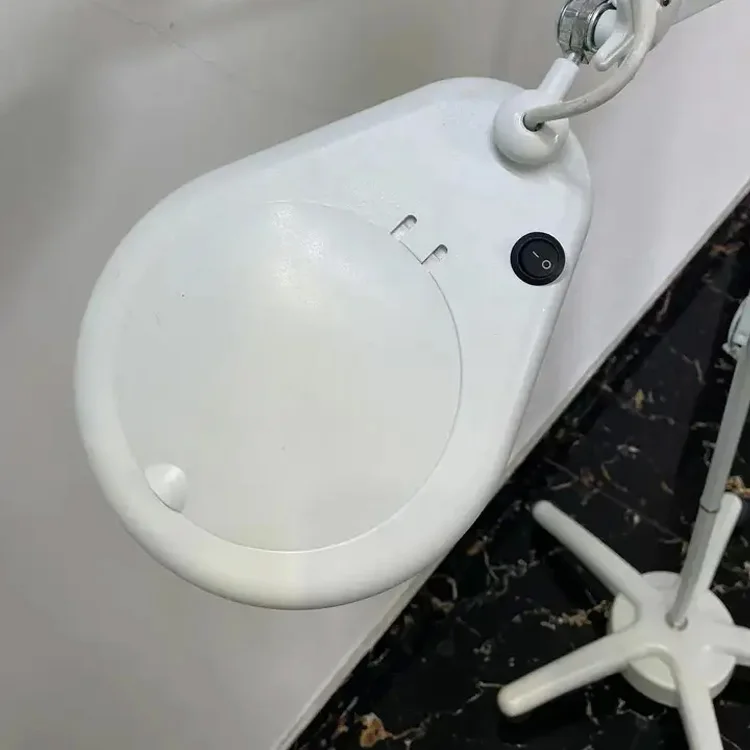 Увеличительная лампа для салона красоты