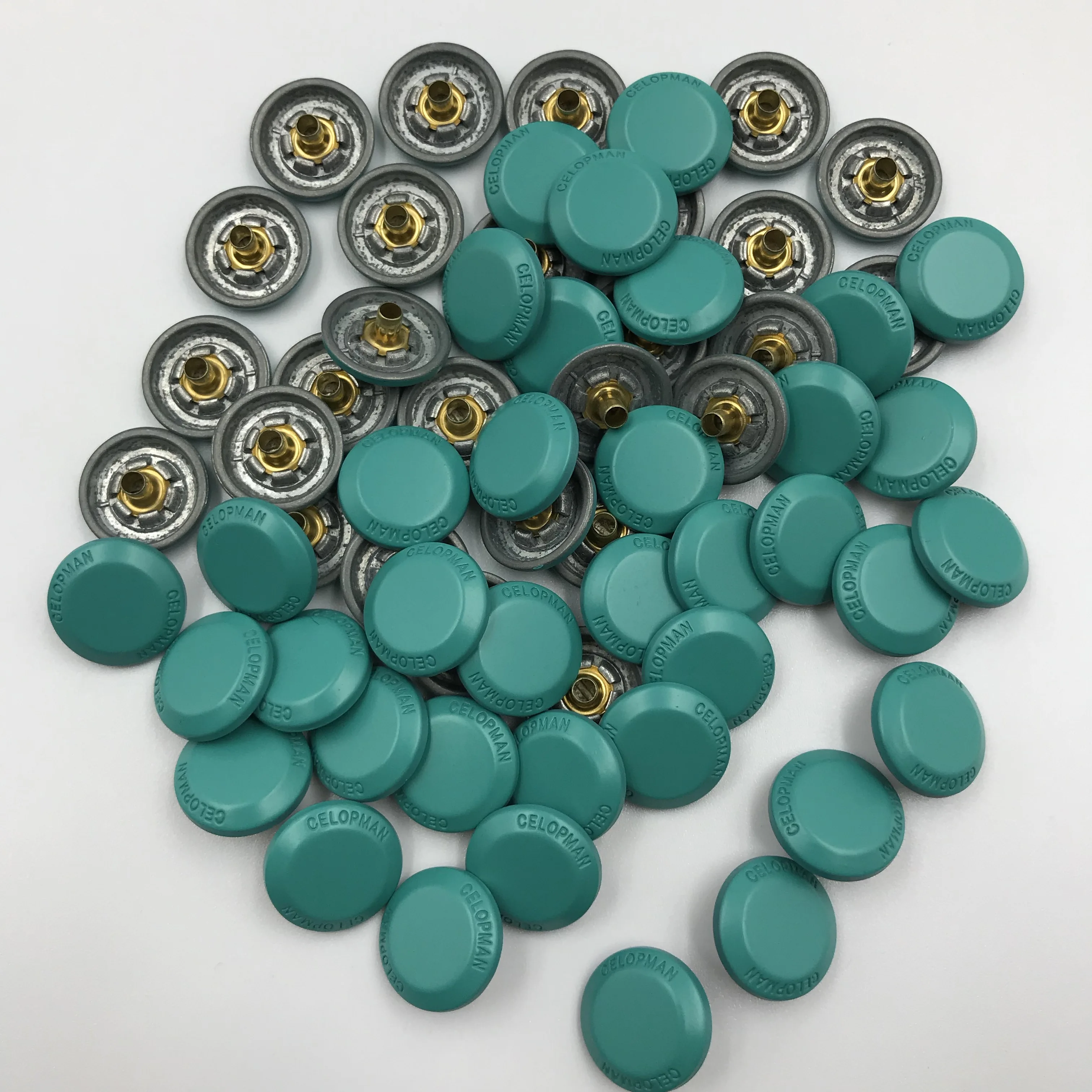 Колпачок из сплава, золотая плоская куртка, металлическая пружинная кнопка на заказ, 4 части